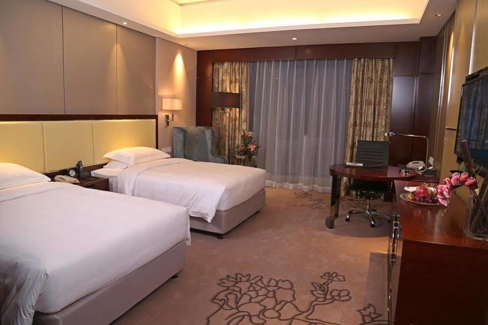 Guangzhou Changfeng Gloria Plaza Hotel Exterior photo